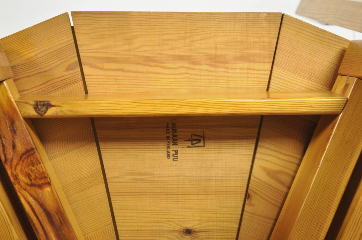 LAUKAAN PUU / brutalist pine dining table chairs “Rantasipi” / Finland 70s