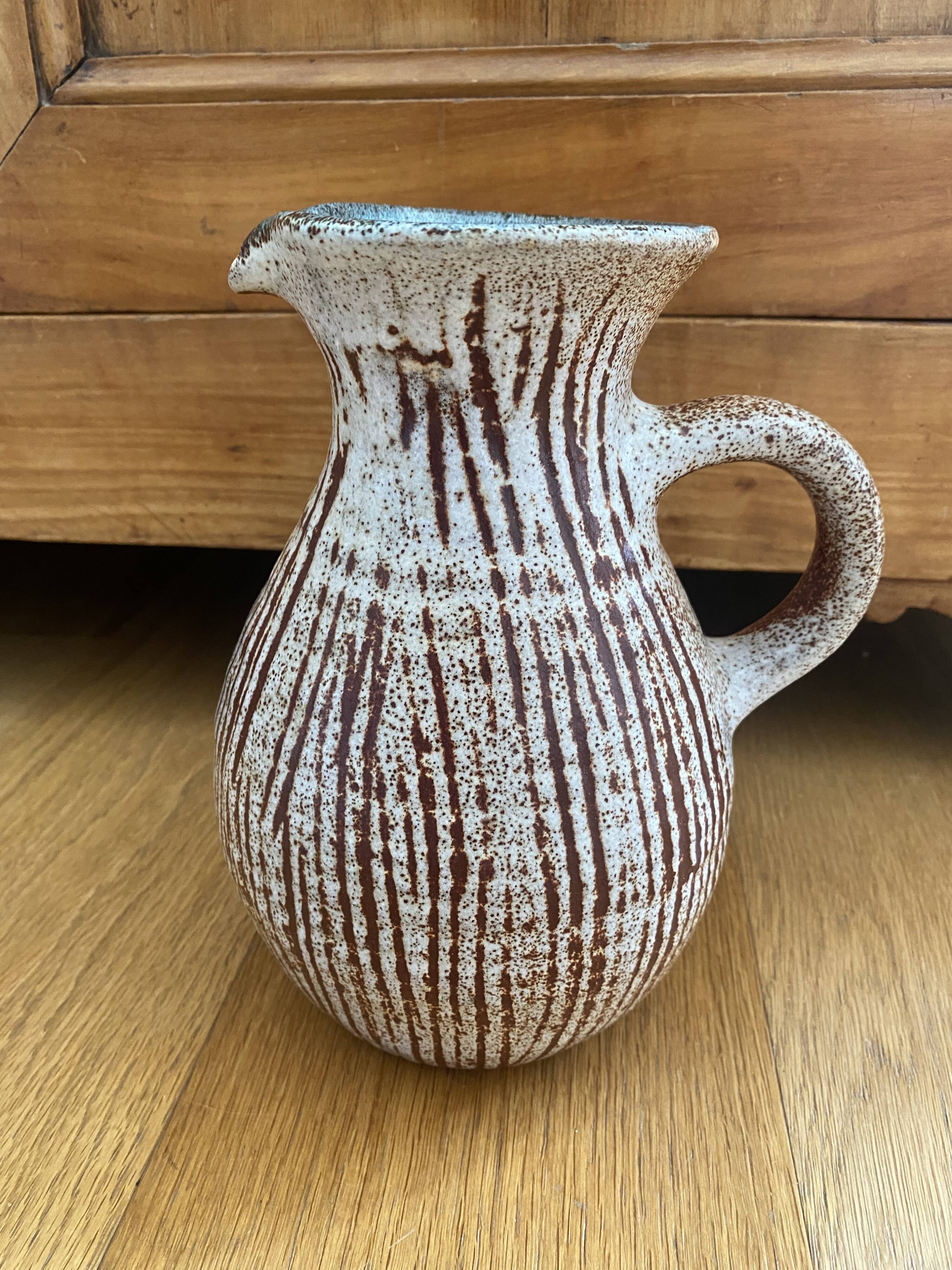 Ceramic pitcher Accolay striped burgundy turquoise white