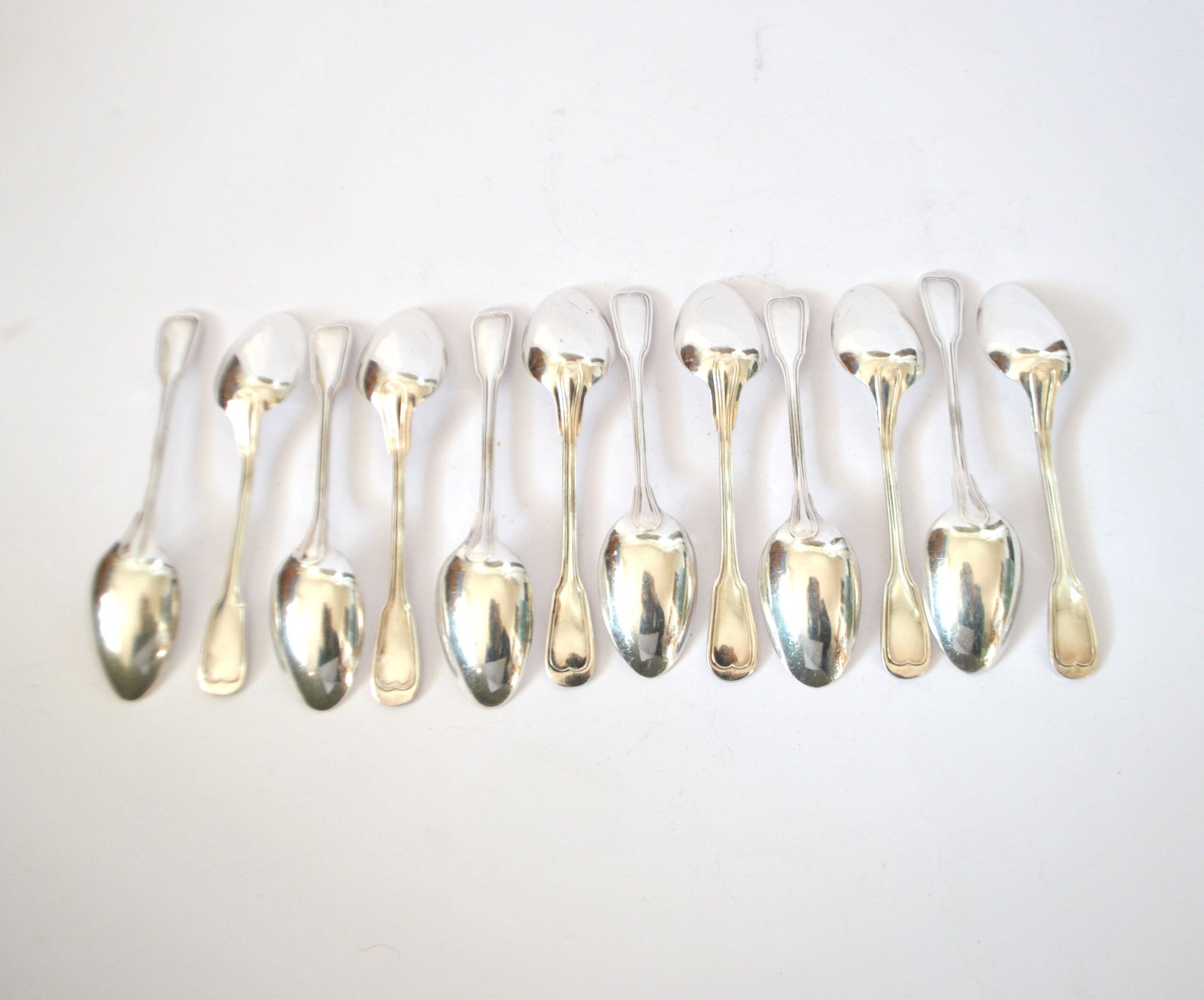 12 cuillères à dessert, café anciennes St Médard modèle filet style Chinon