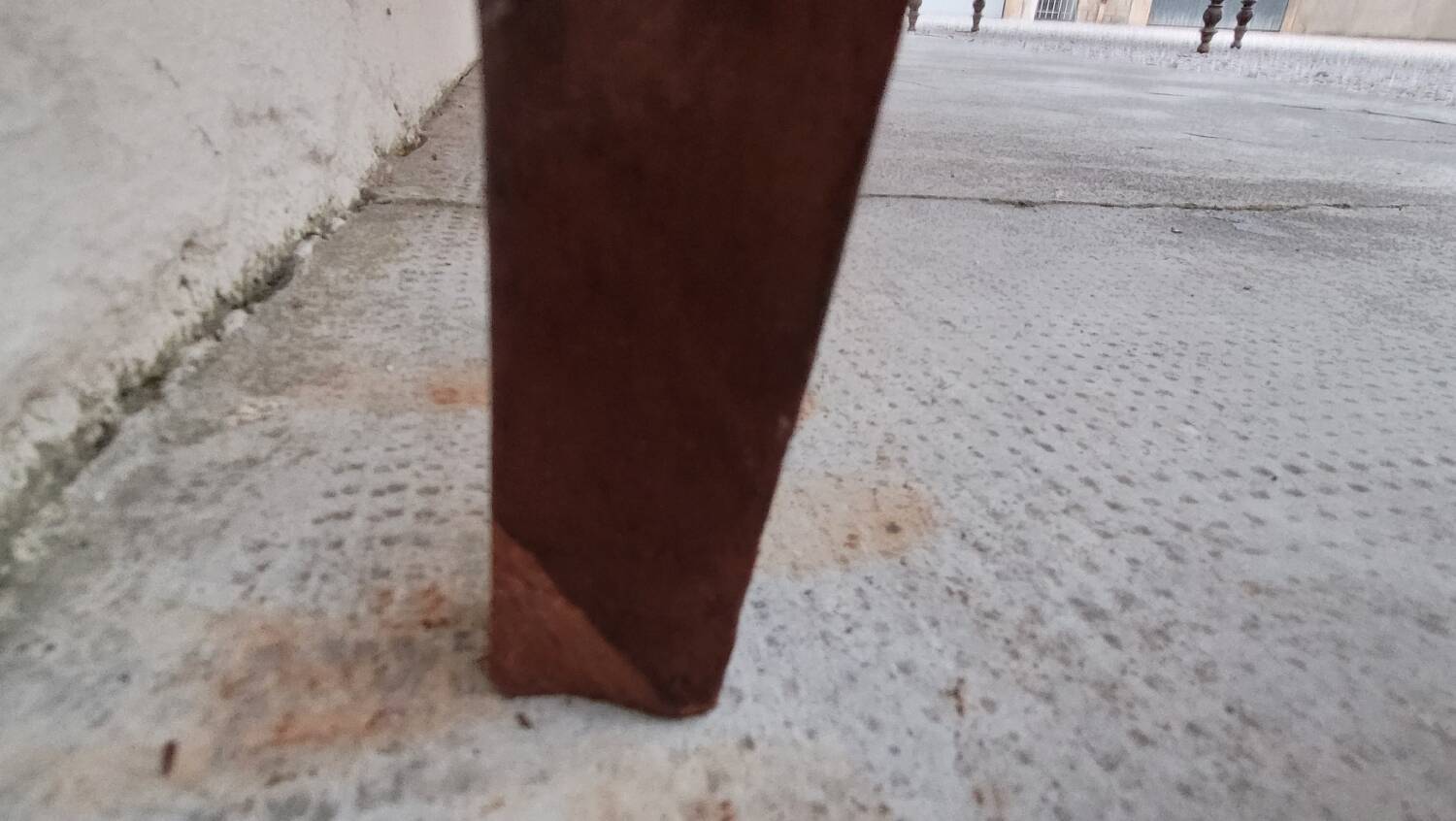 Louis XV Louis XVI rosewood commode, 19th century.