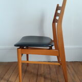 Set of 2 wooden chairs and skai