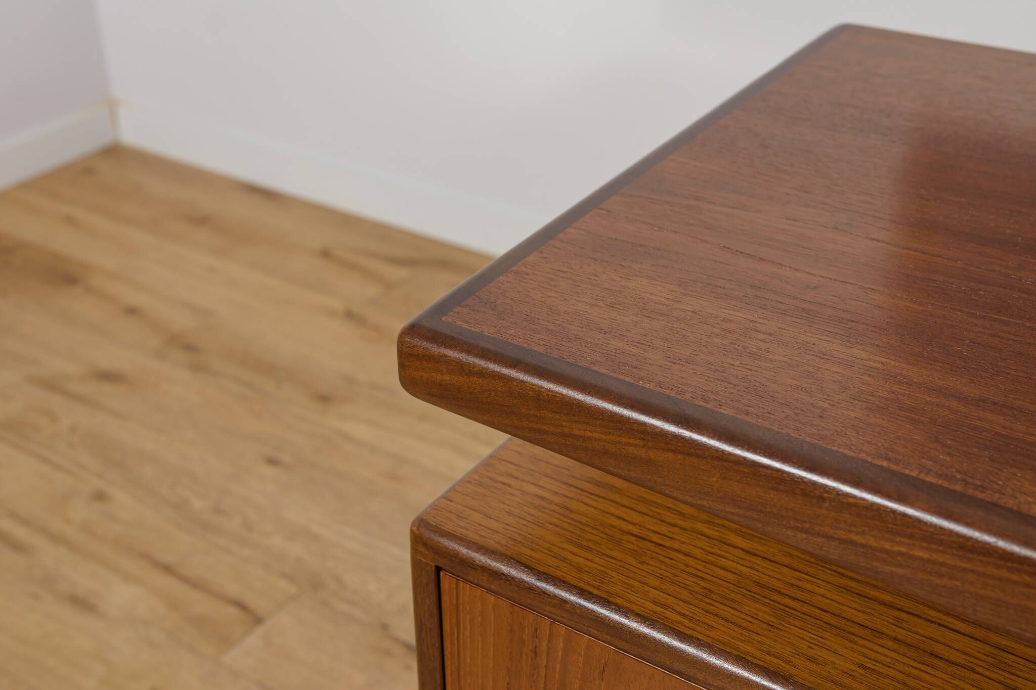 Table de maquillage en teck du milieu du siècle par Victor Wilkins pour G-Plan, Royaume-Uni, années 1960.