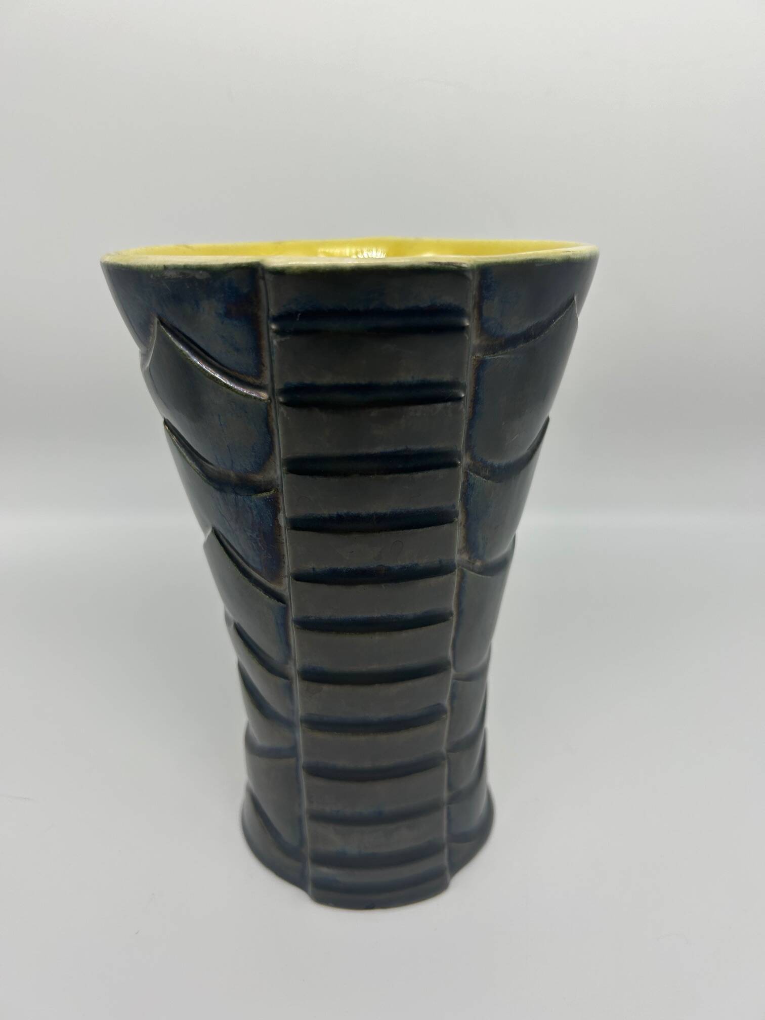 Vase from the 50s black and yellow