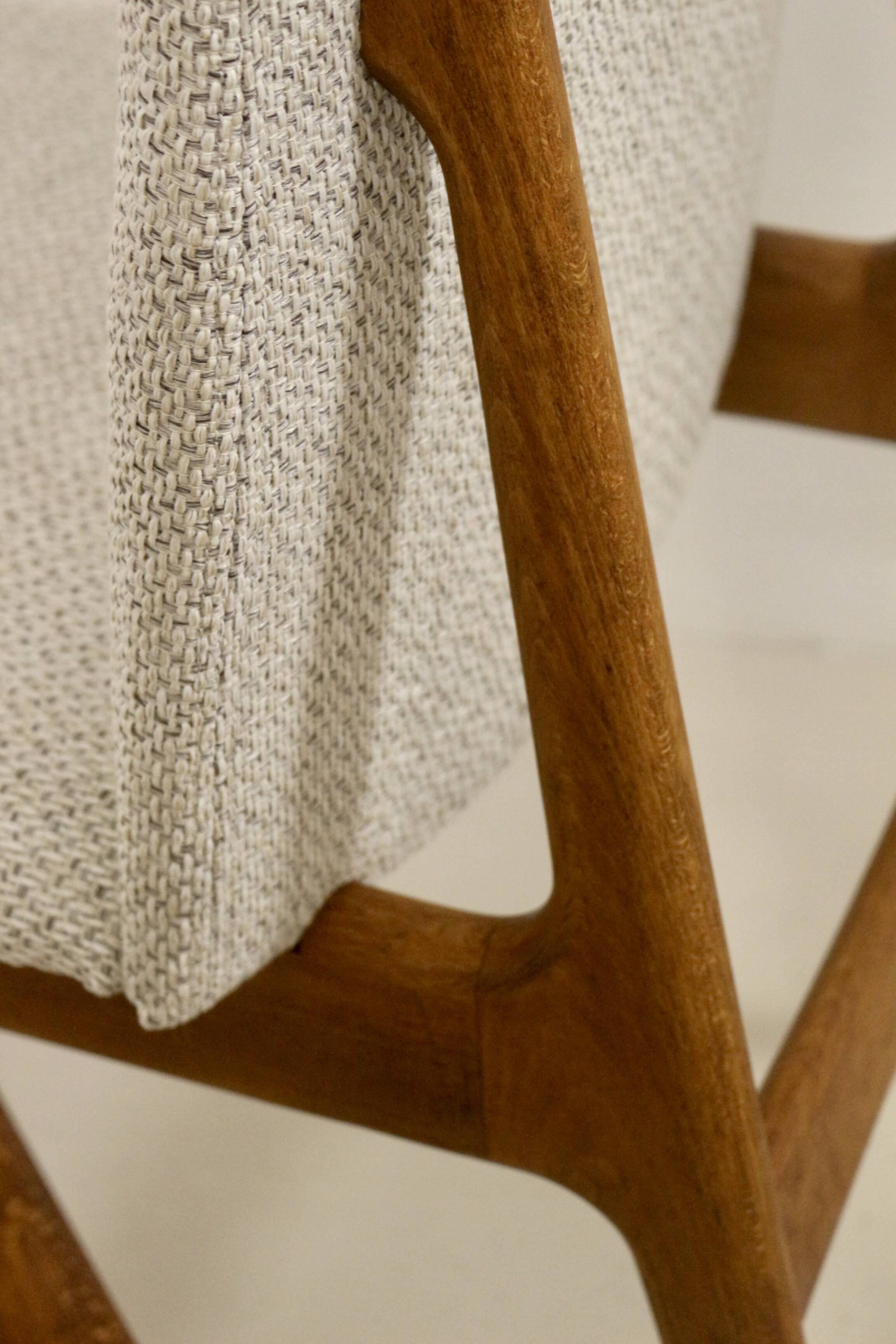 Lot 3 chaises scandinave année 60 en hêtres ref Jack