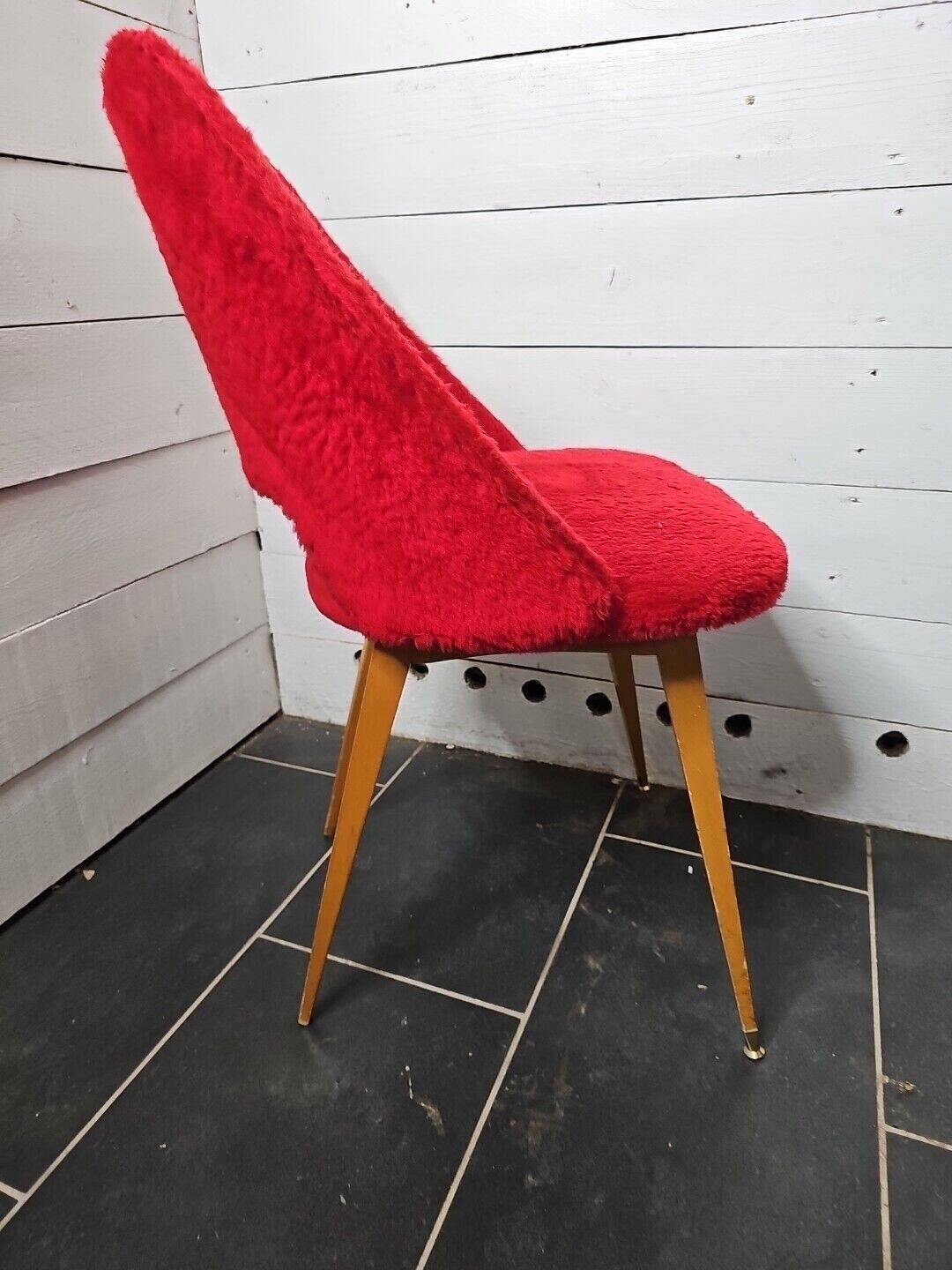 vintage red moumoute chair
