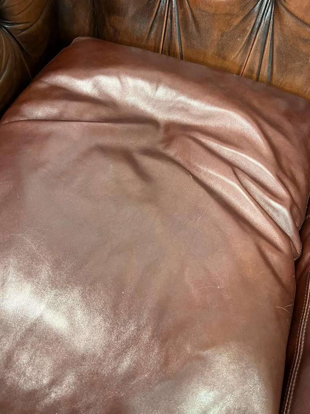 Canapé chesterfield en cuir vintage