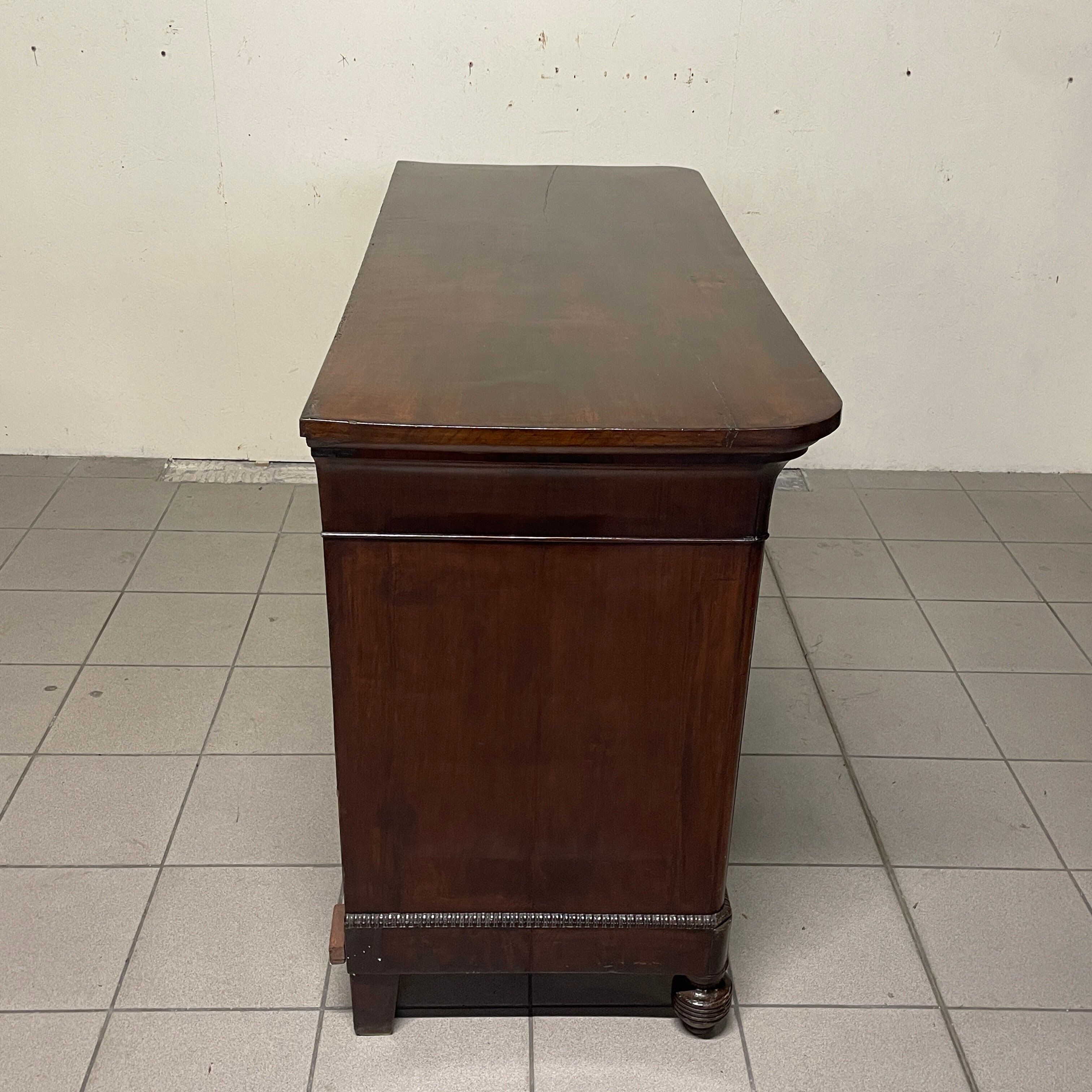 Commode en bois vintage