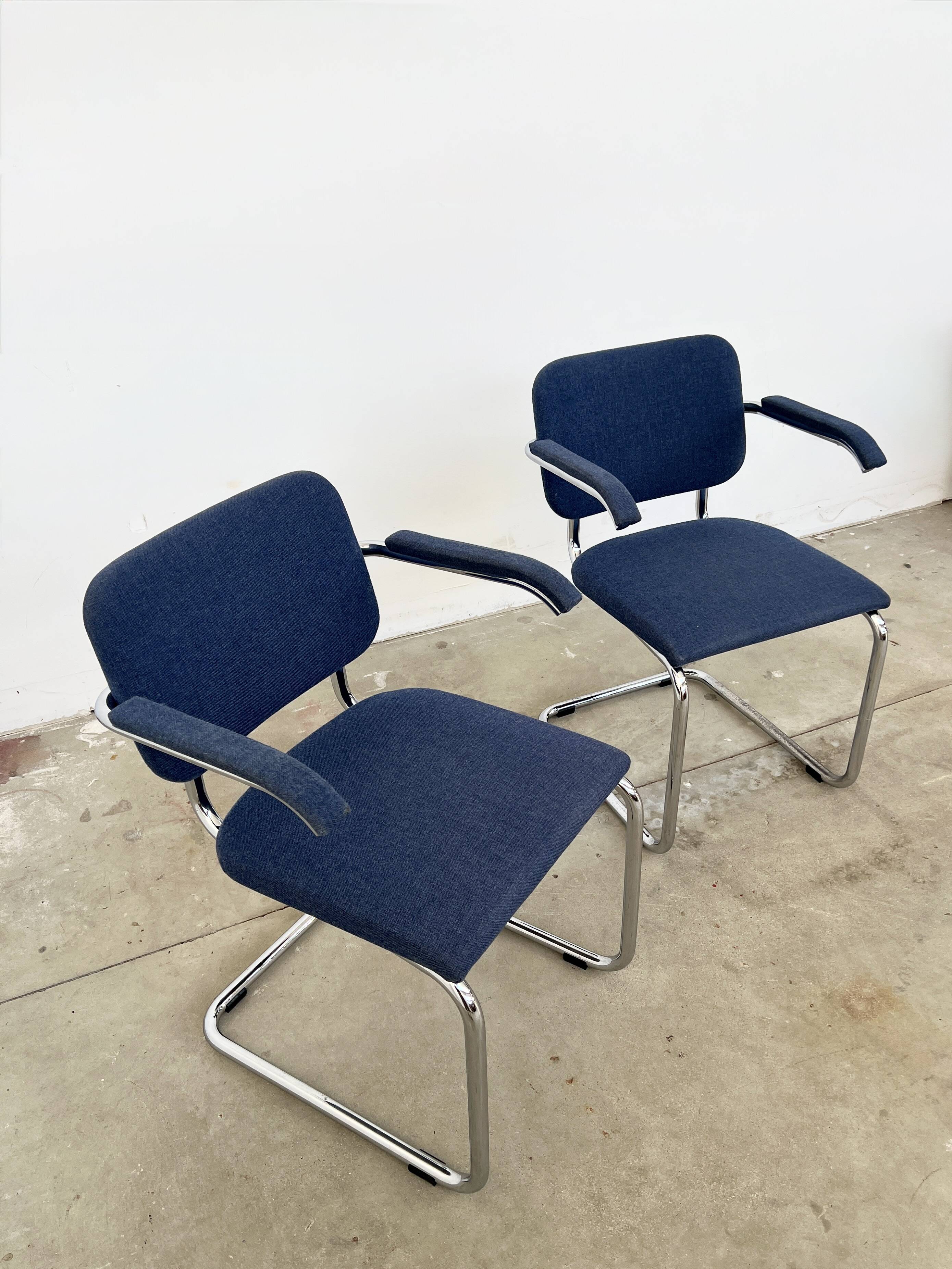 Paire fauteuils Marcel Breuer B64 Knoll tissu bleu
