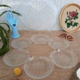 Flat set and 6 shell-shaped glass ramekins