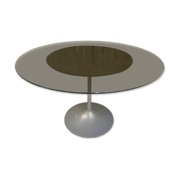 Tulip table