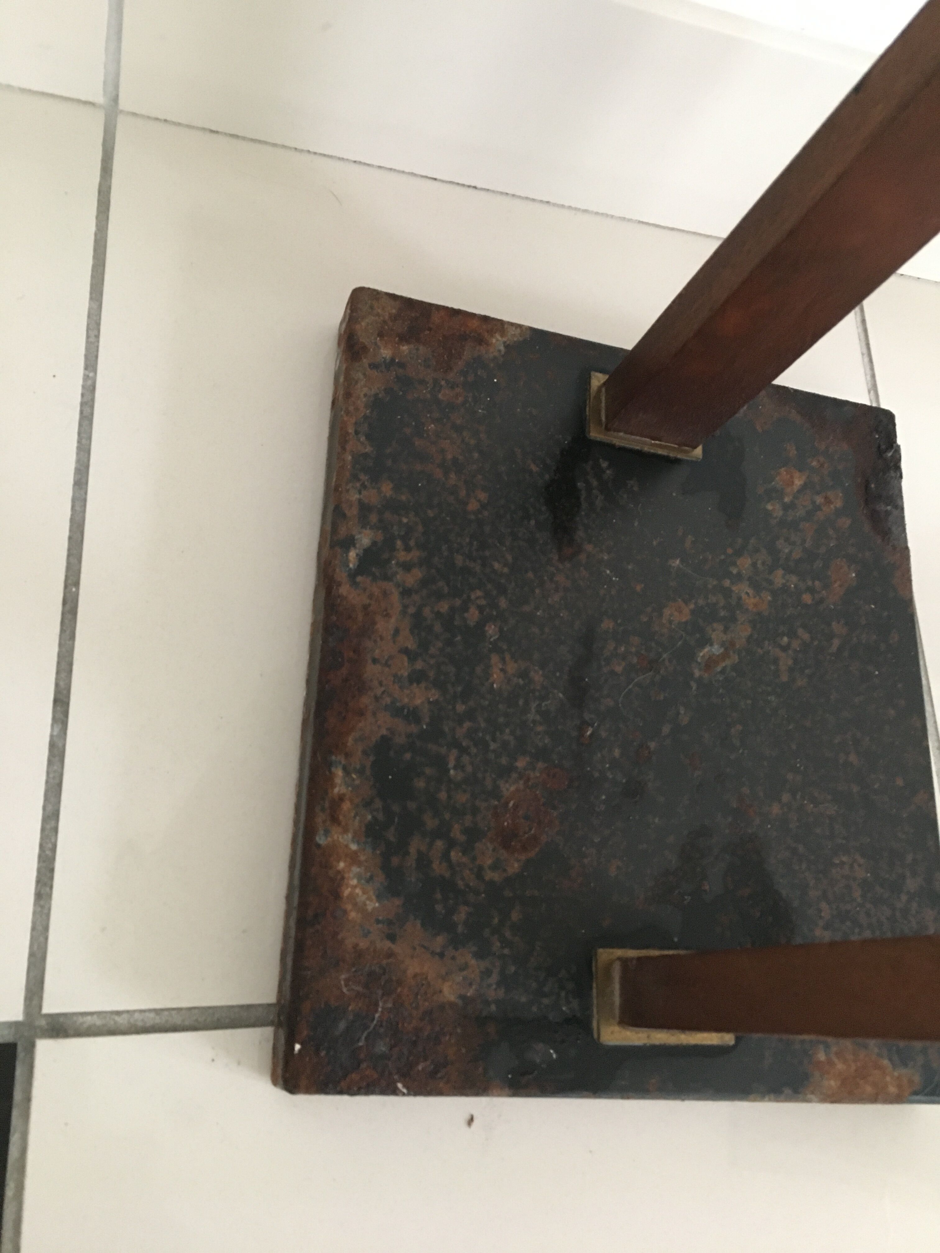 Granite perspex totem lamp