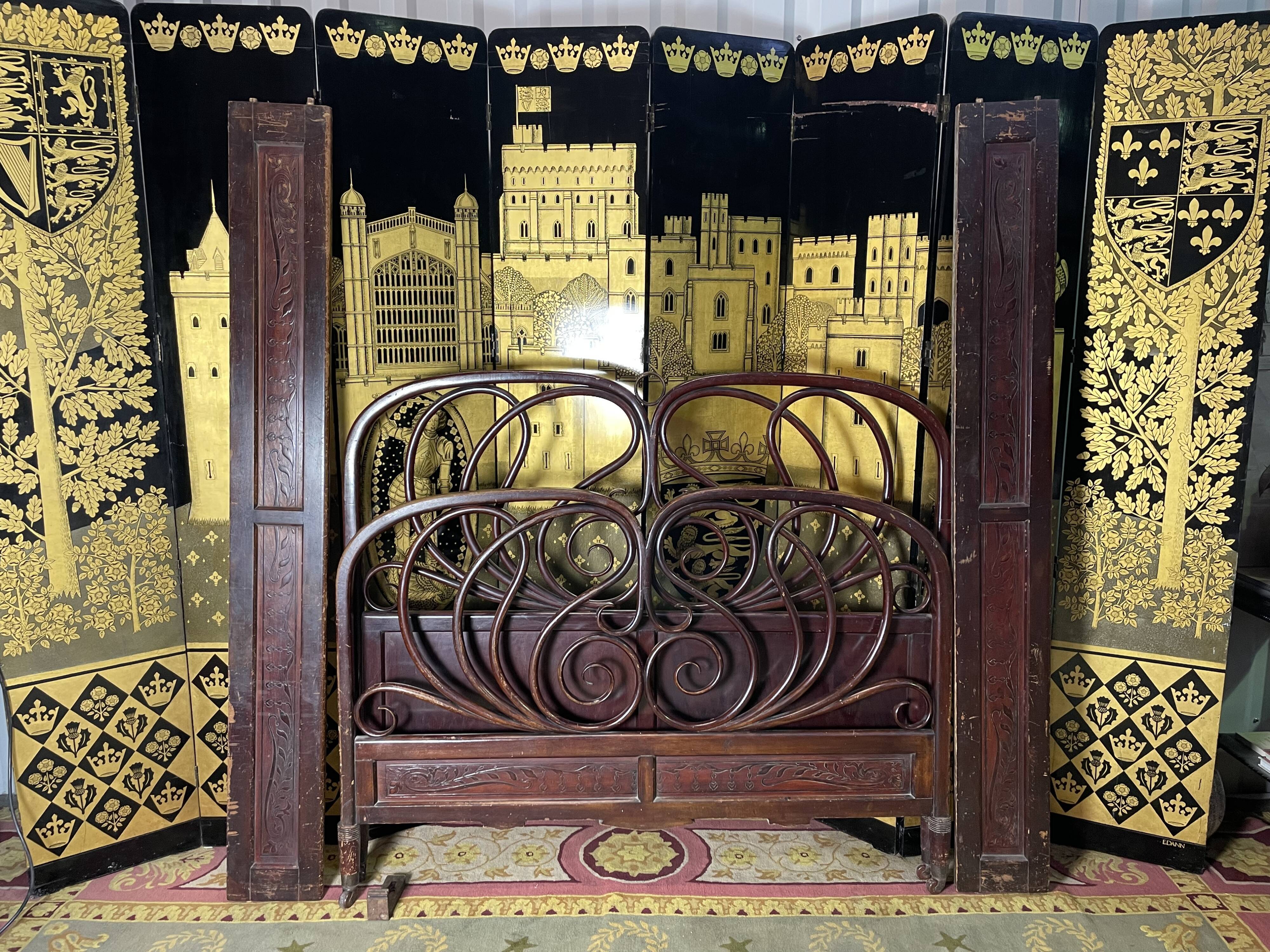 Curved wood bed kohn 1904