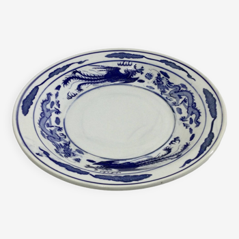 Large Chinese porcelain dish