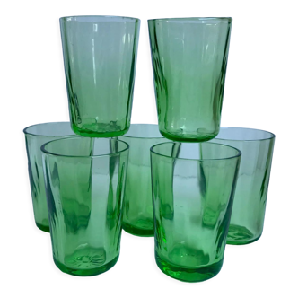 Lot de 7 verres à liqueurs en verre verts années 60-70