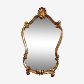Miroir doré de style baroque