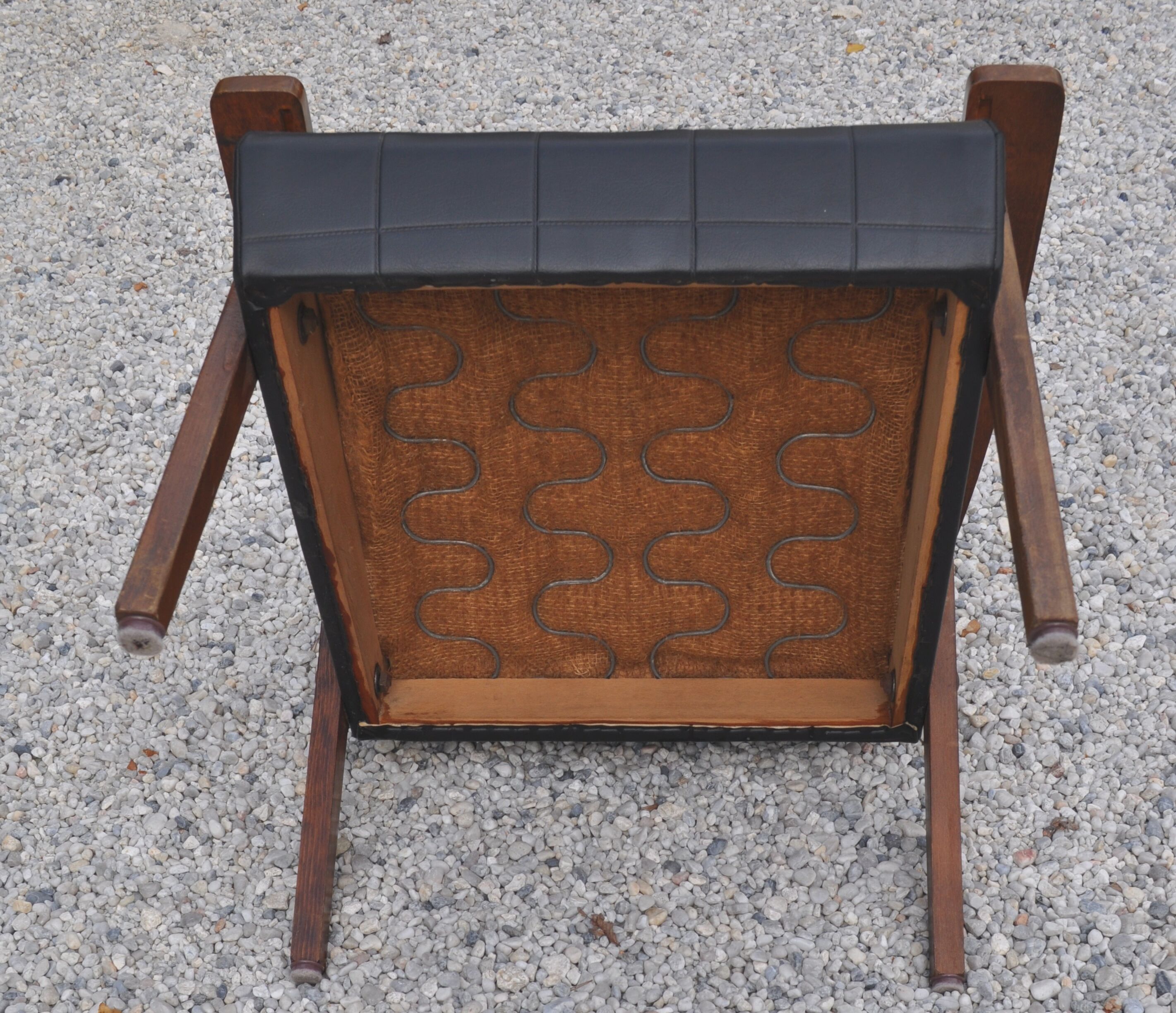 Armchair in black leather armrests 50