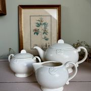 Ensemble théière sucrier pot à lait Geneviève Lethu Hortense 1991