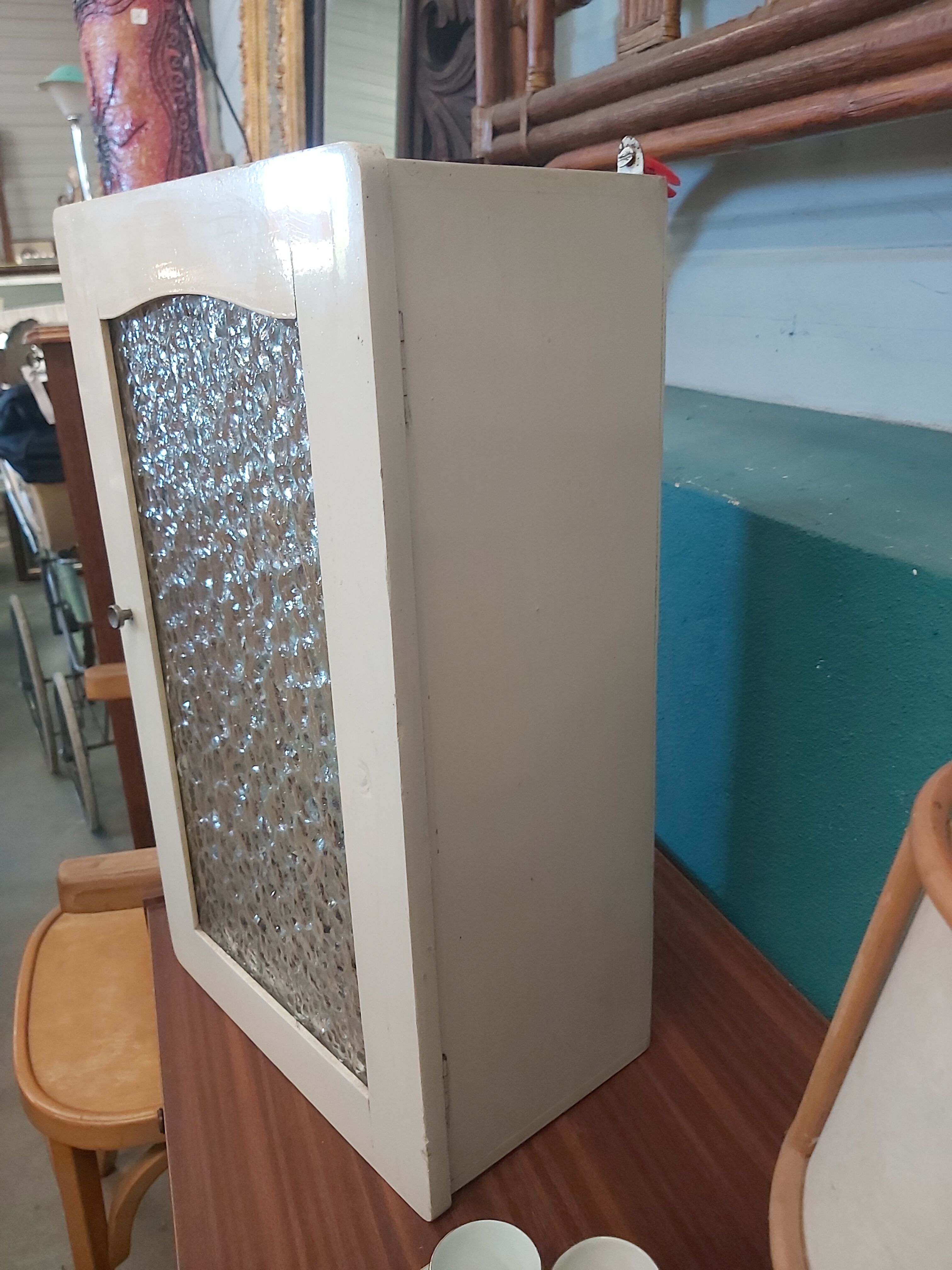 Wall-mounted medicine cabinet