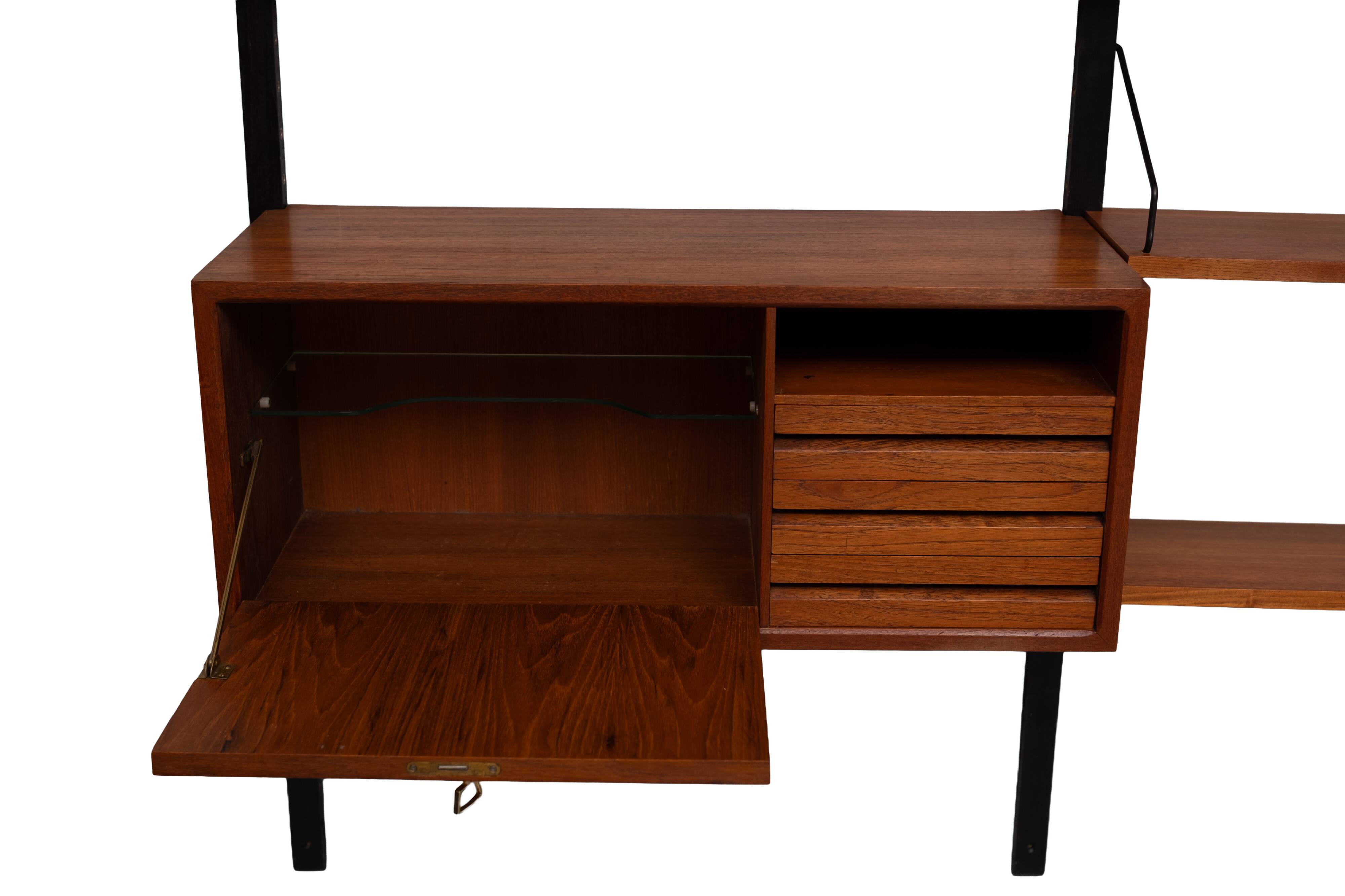 Poul Cadovius Royal wall system 2 Cabinets 6 shelves 1960s