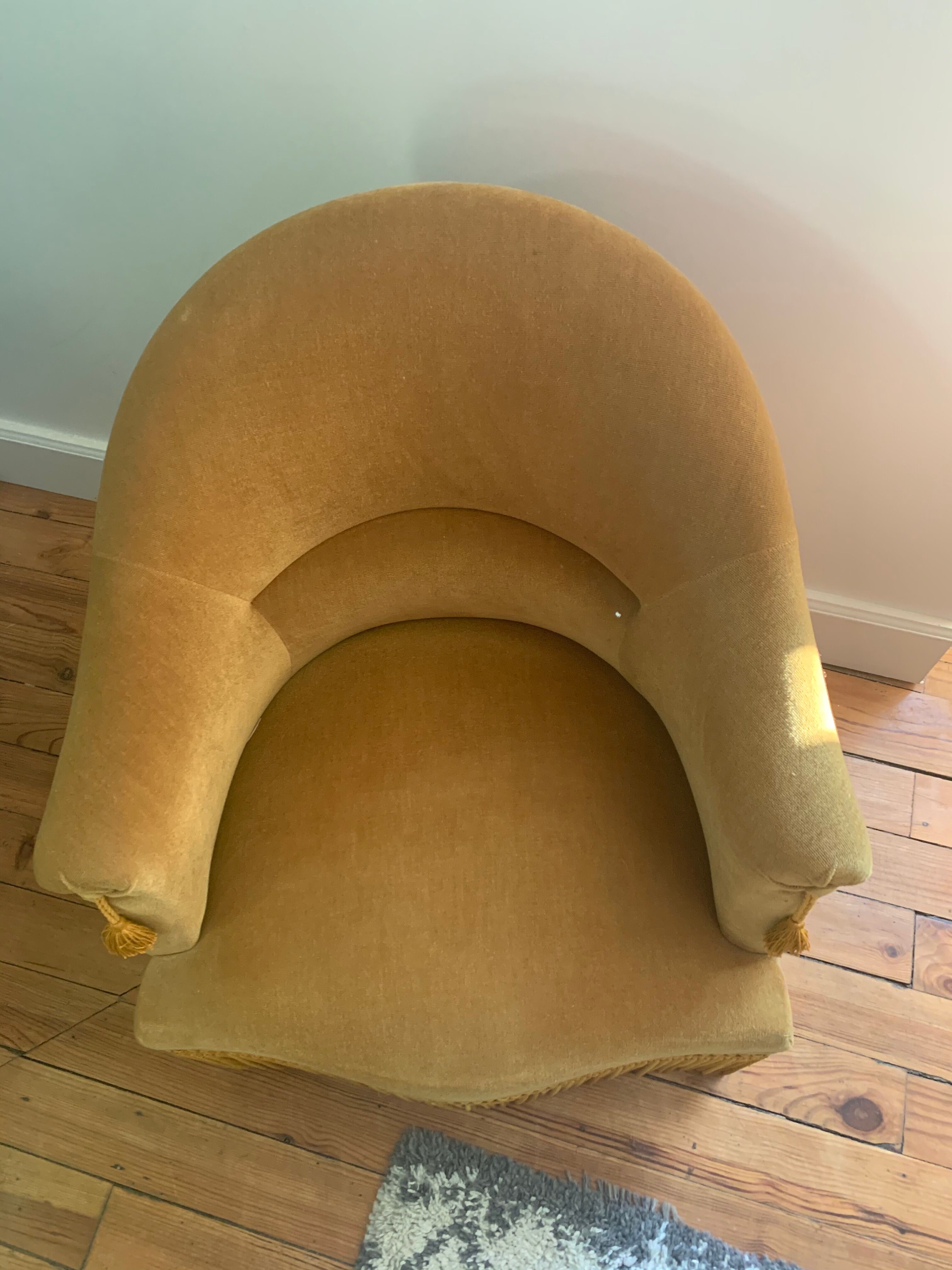 Mustard yellow toad chair