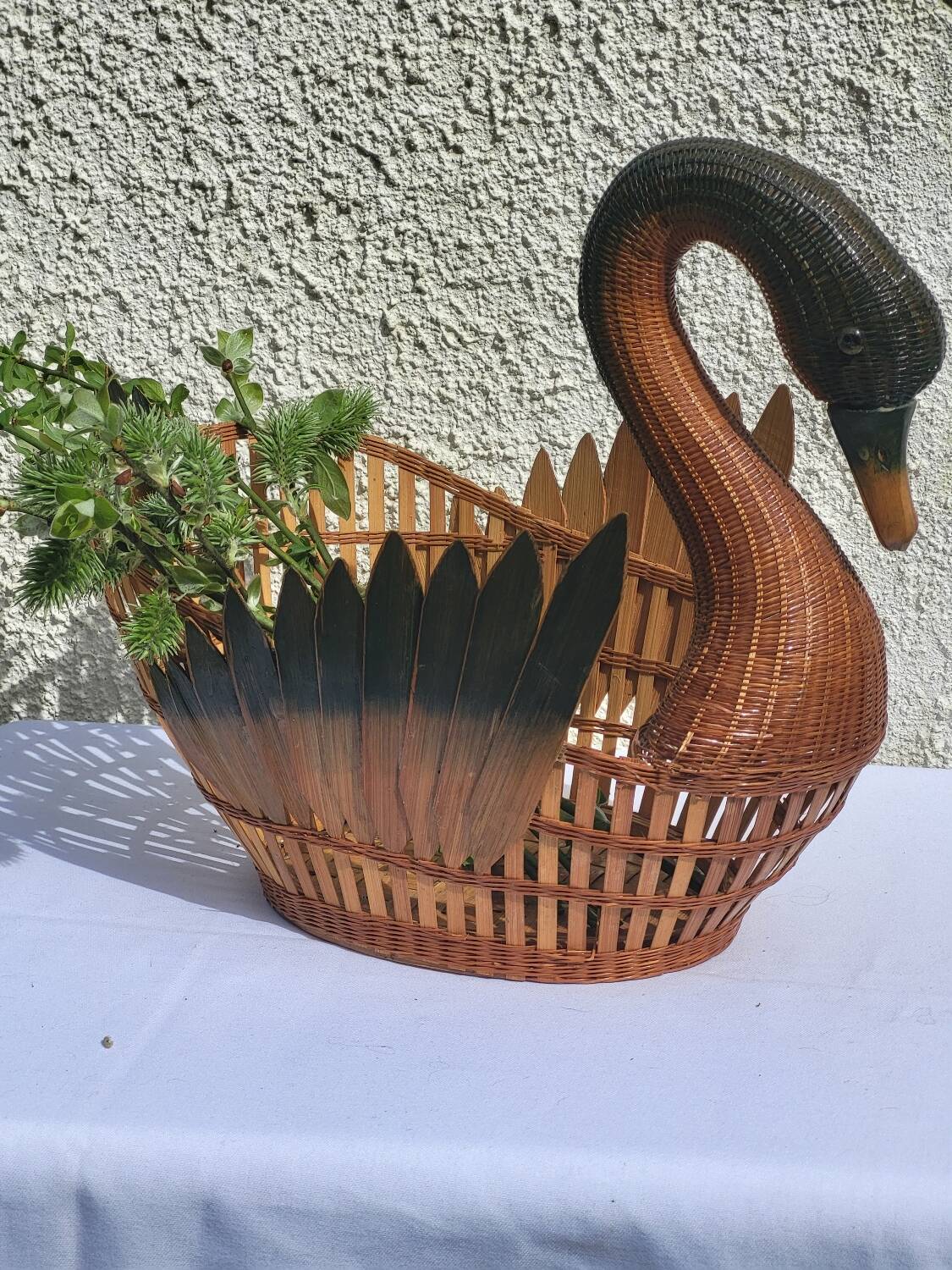 Vintage swan basket