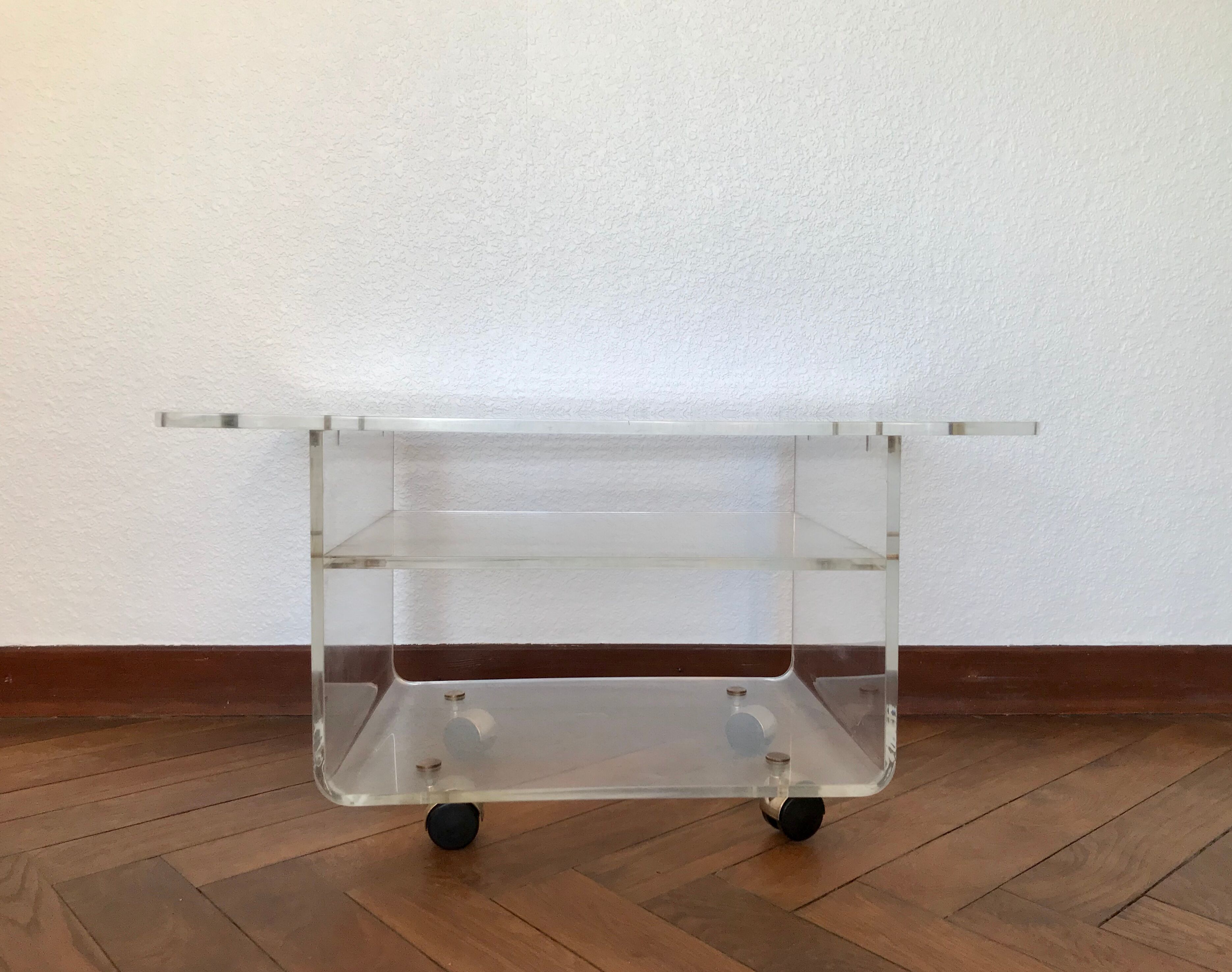 Plexiglas roller table, "Les Invisbles de Marais"