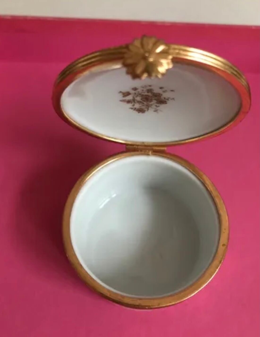 Porcelain box