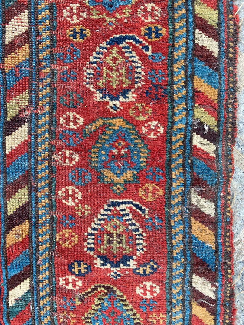 Pretty old Persian carpet of ghashghai handmade 177x328 cm