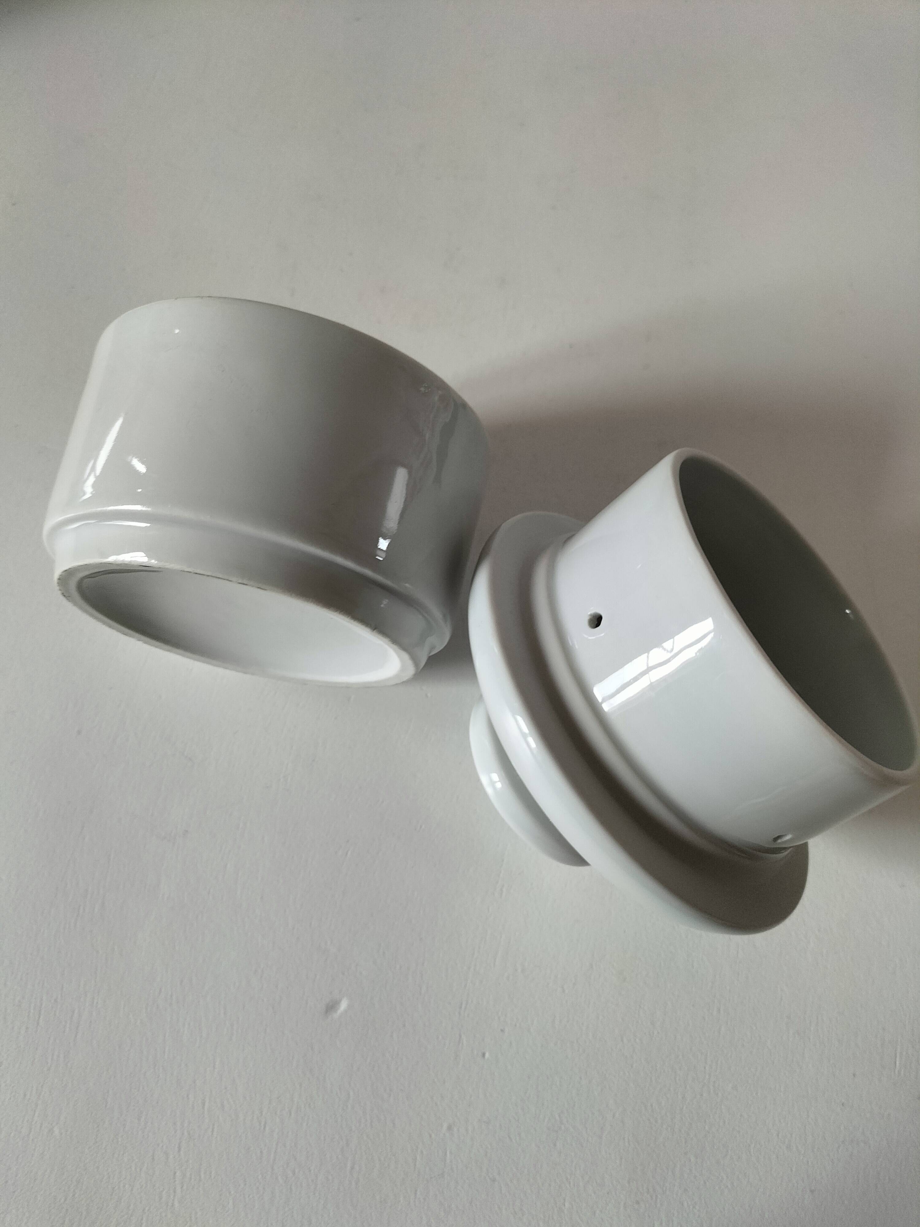 Vintage water butter dish in white porcelain - sleek design