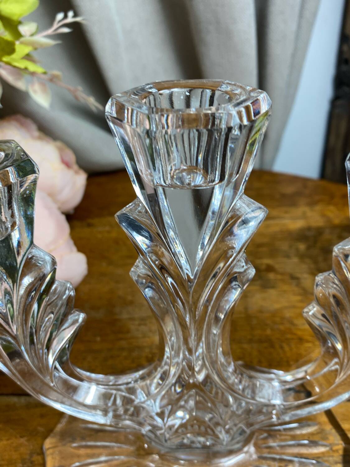 Three-light candlestick in molded crystal