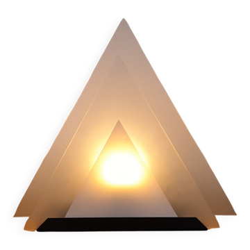 Table lamp to place