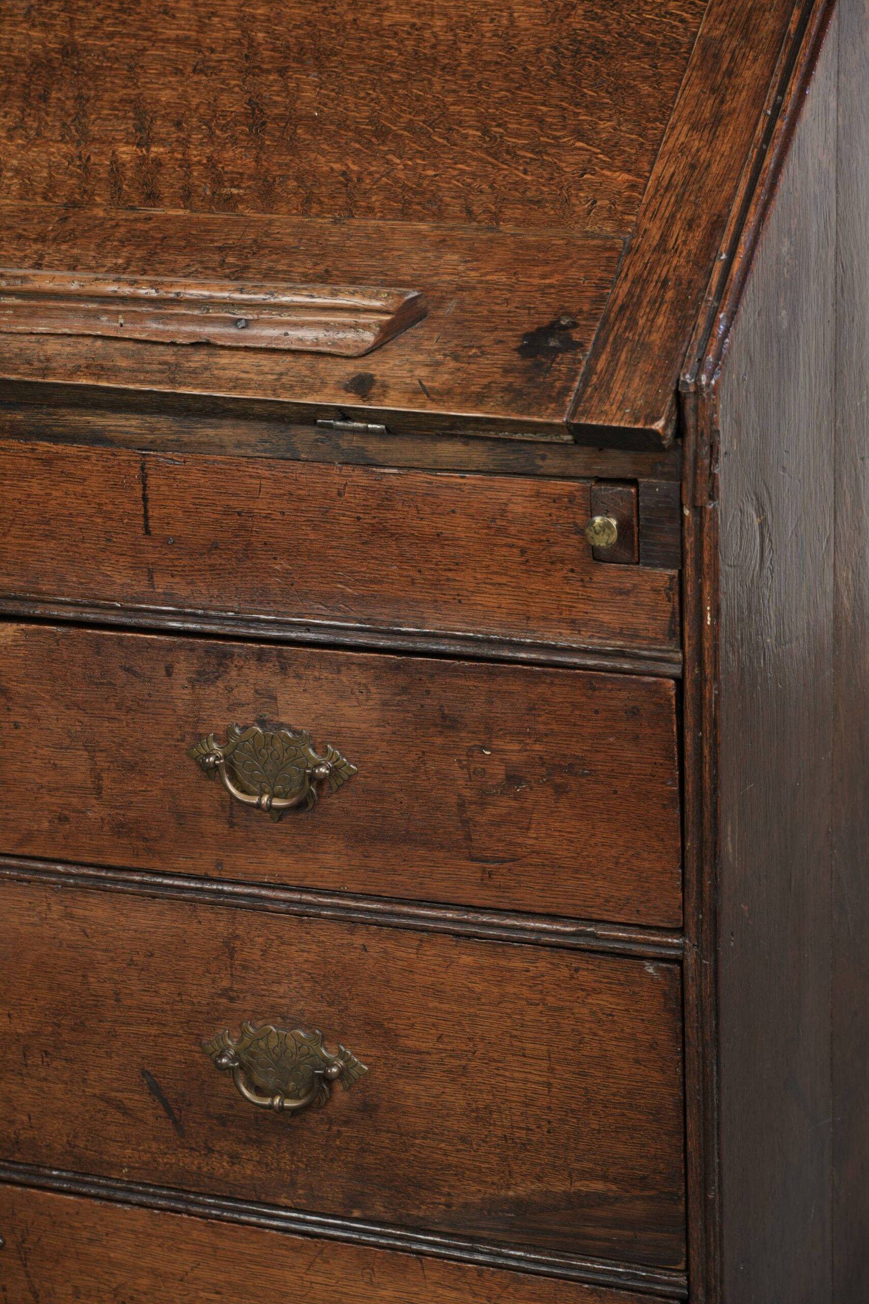 Secretary in ancient English oak from the early 18th century.