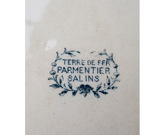 2 hollow plates Terre de Fer