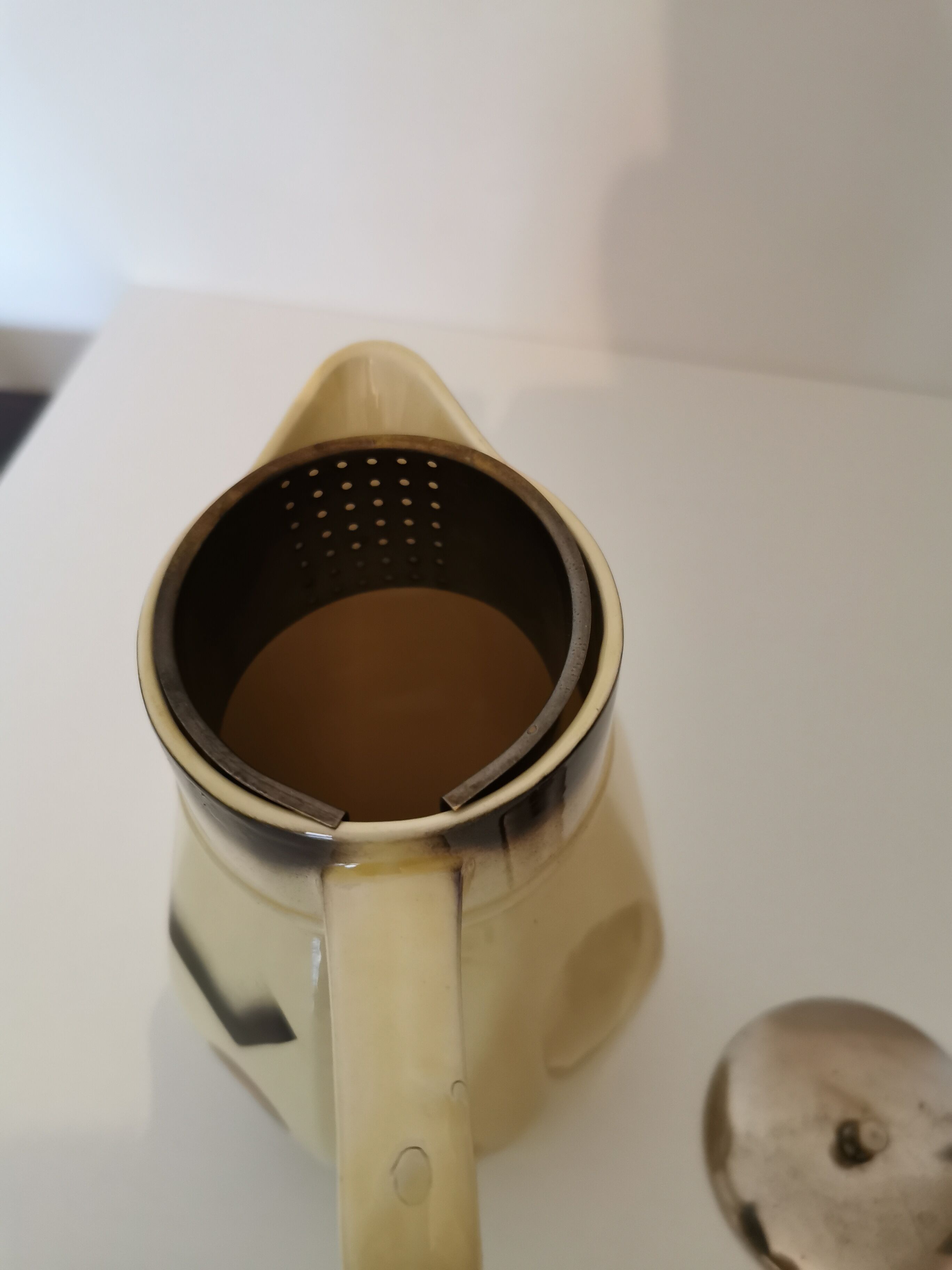 Art deco tisanière pitcher in half porcelain "badonviller"