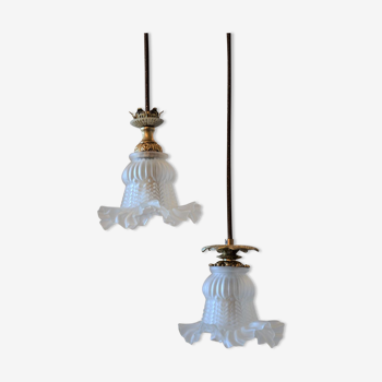 Double suspension with tulip lampshades and gold finishes