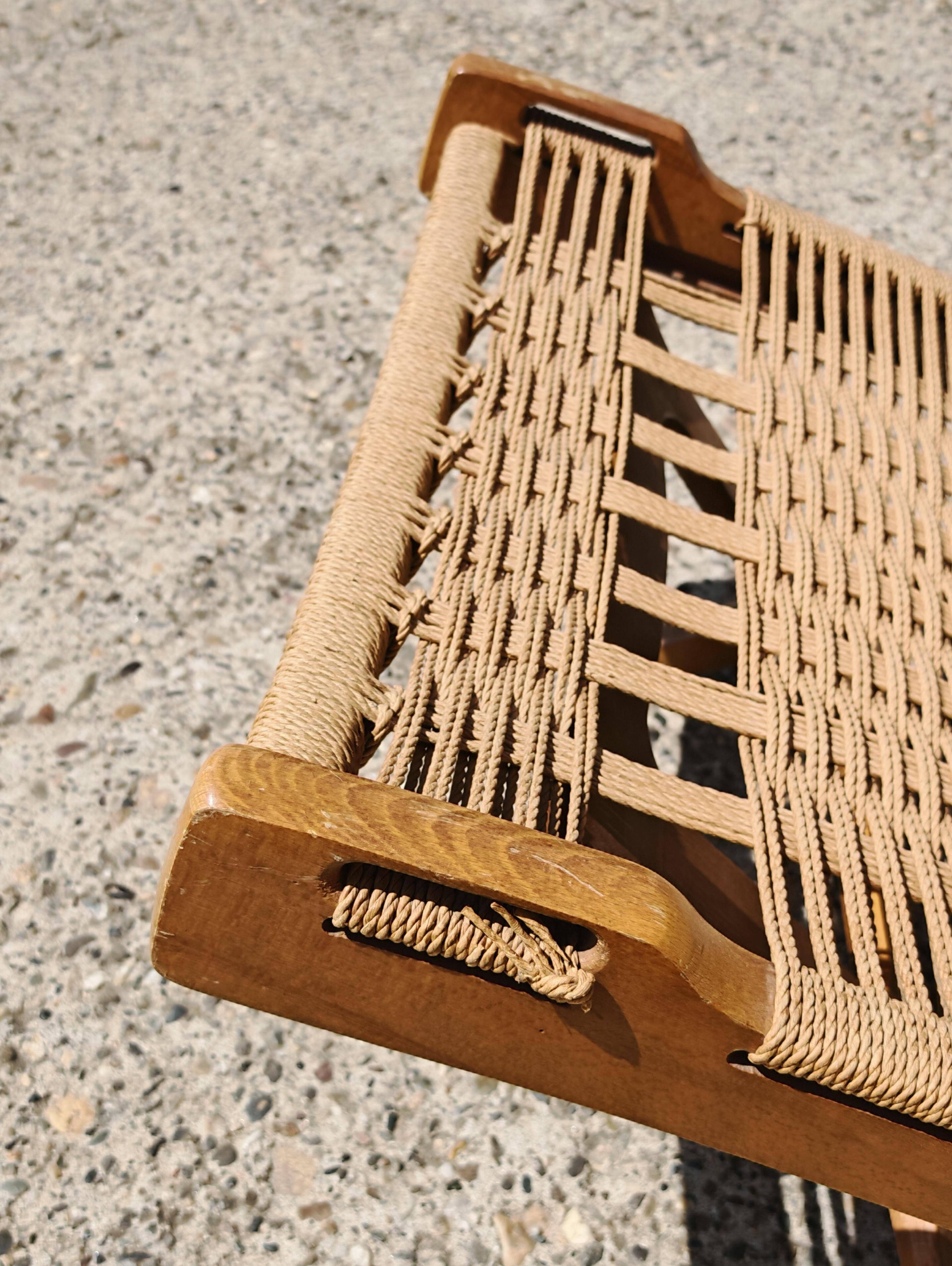 Pair of Mid-Century Modern folding chairs in beech and paper cord by Ebert Wels.