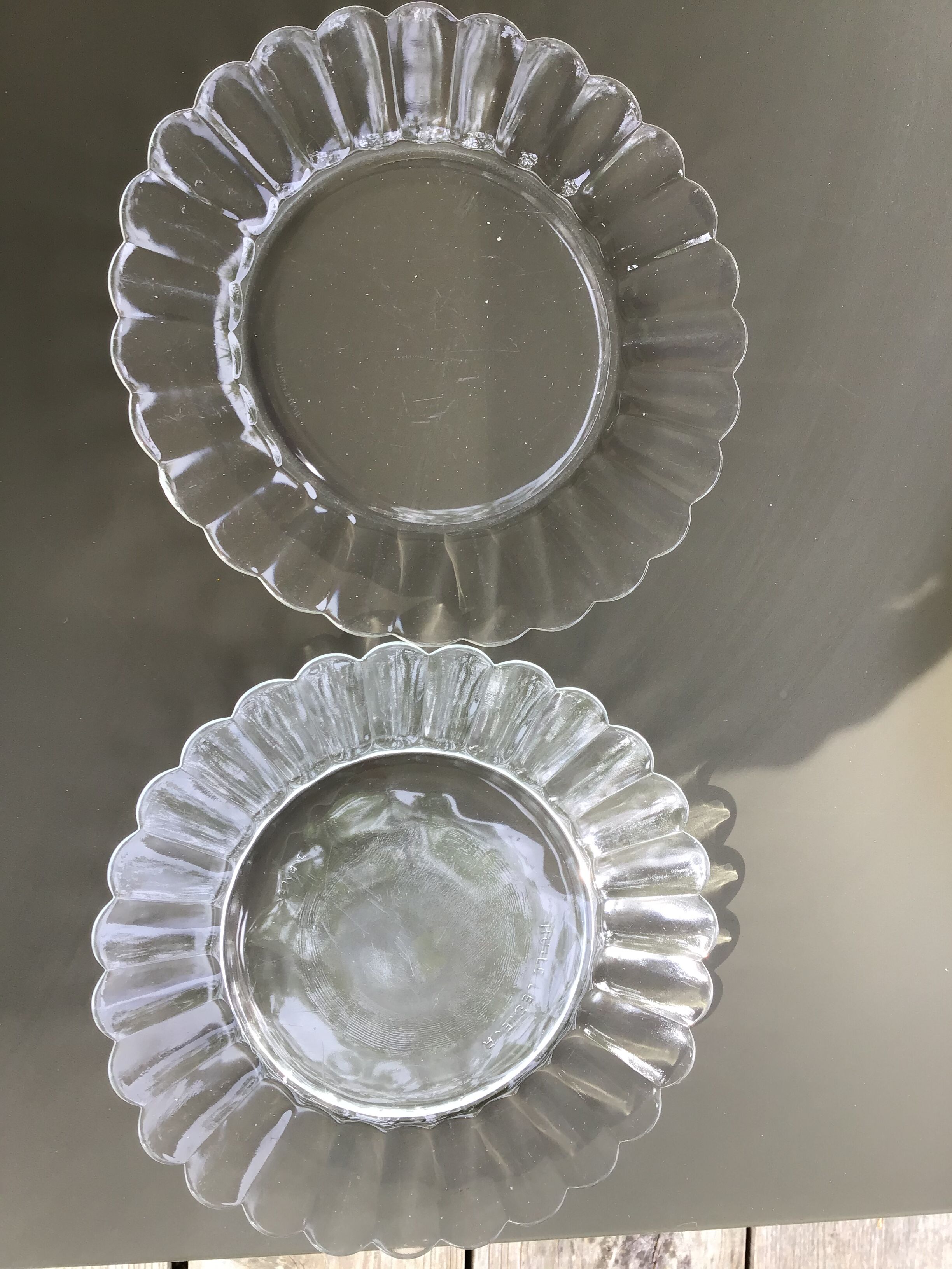 8 Marguerite Duralex glass dessert plates