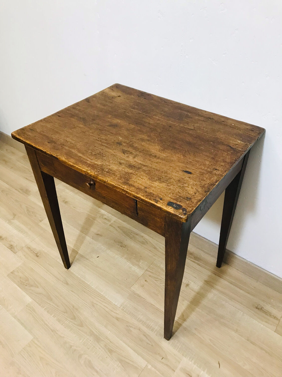 Wooden desk table