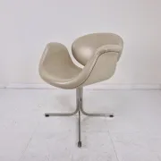 Set of 8 "Little Tulip" Chairs by Pierre Paulin for Artifort in Leather