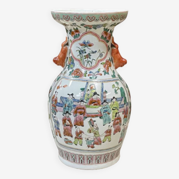 Chinese porcelain vase from the early 20th century