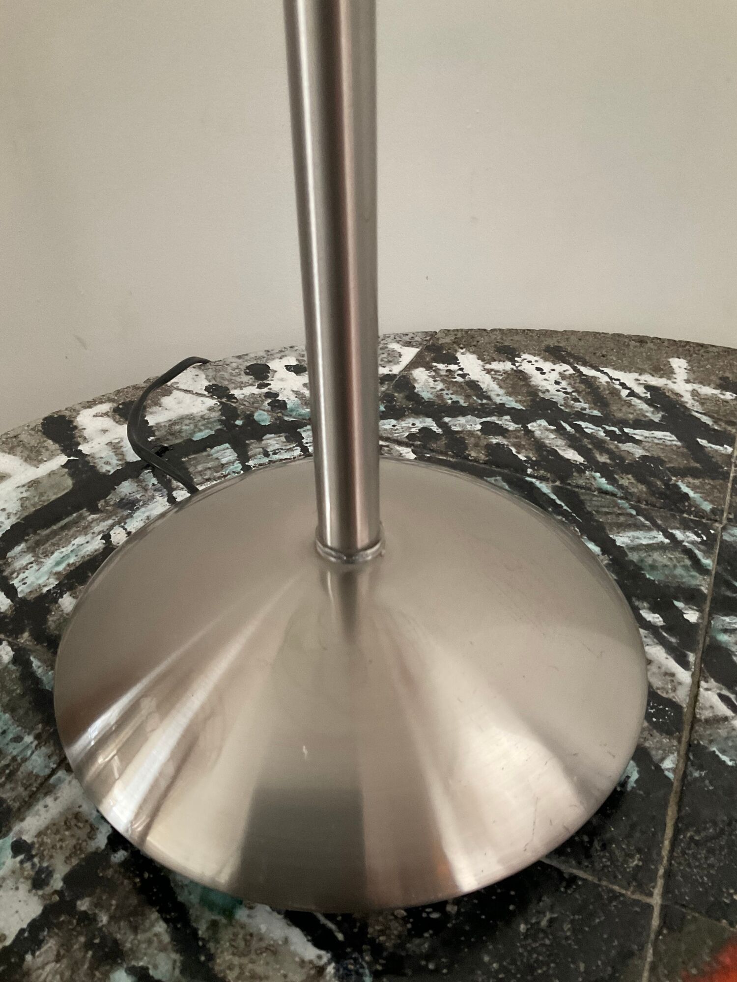 Design lamp of the 80s in brushed aluminum and glass paste