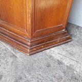 Wooden harness column - interior storage