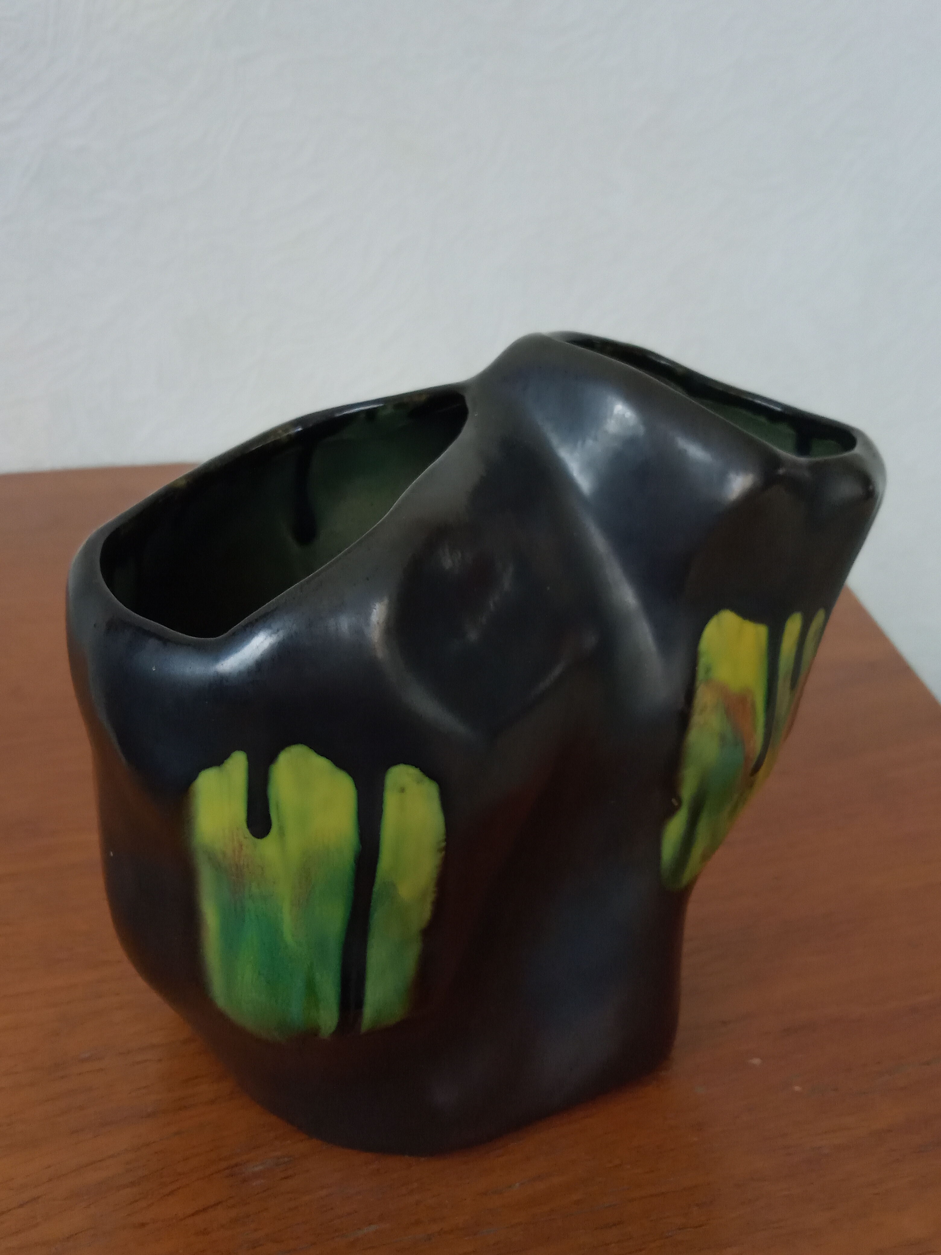 Black ceramic vase 50/60 years