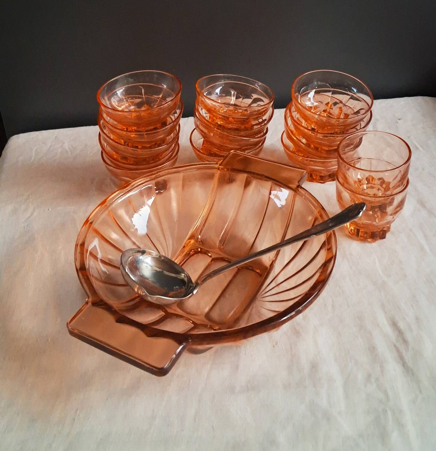 Salad bowl and small bowls