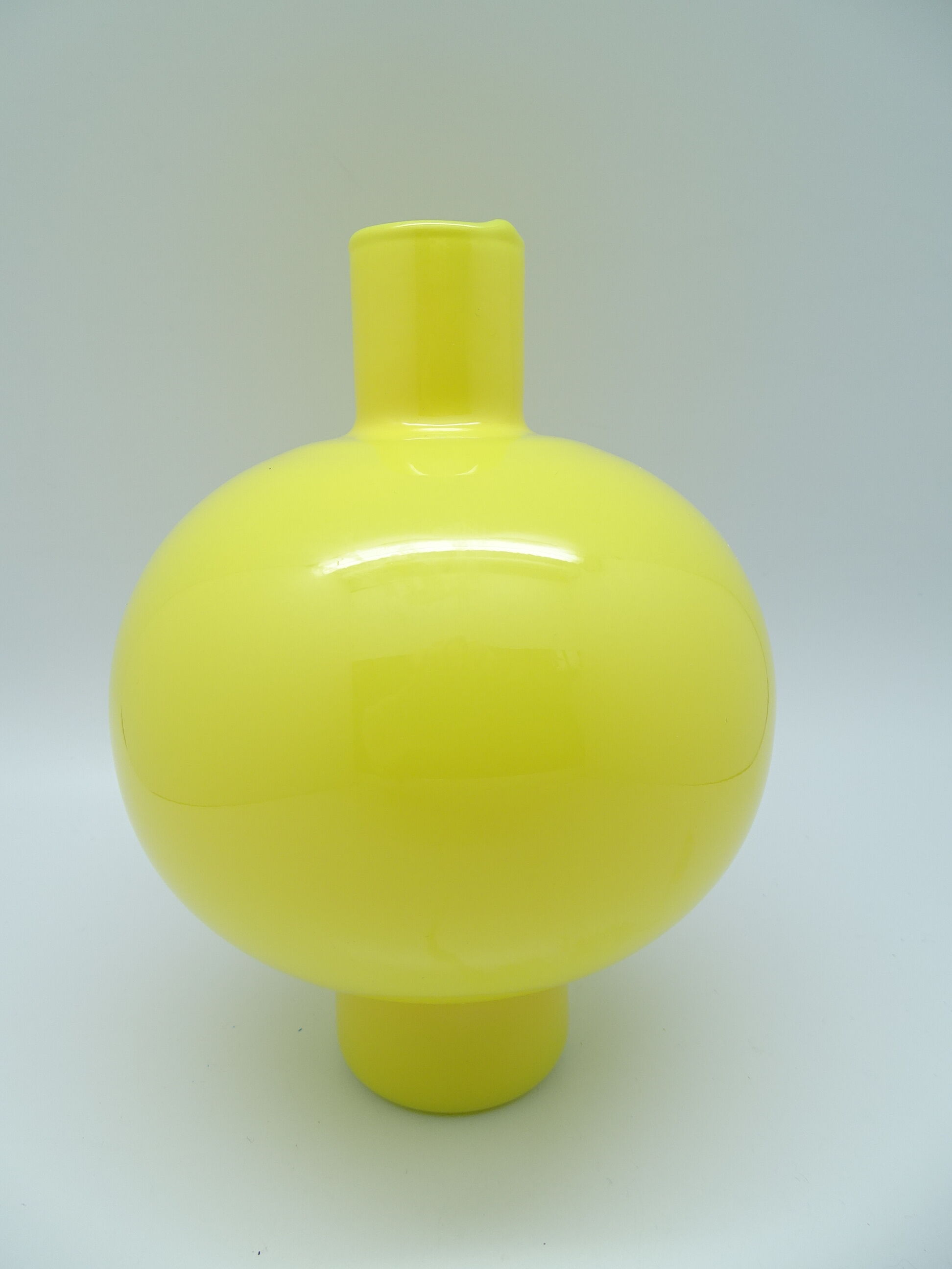 Decorative vase in yellow opaline