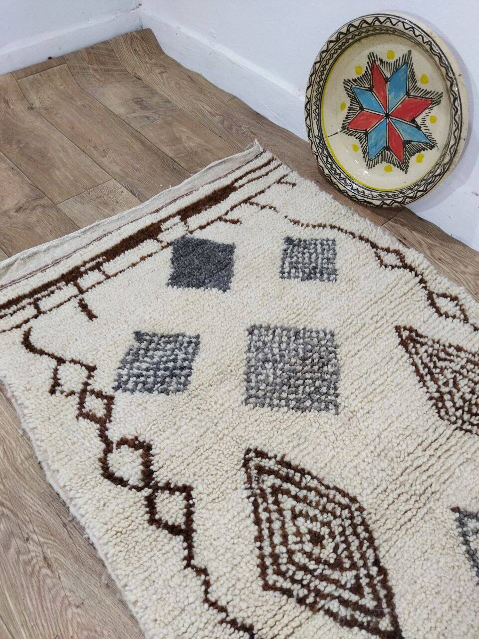 Handcrafted moroccan berber rug 172 x 87 cm