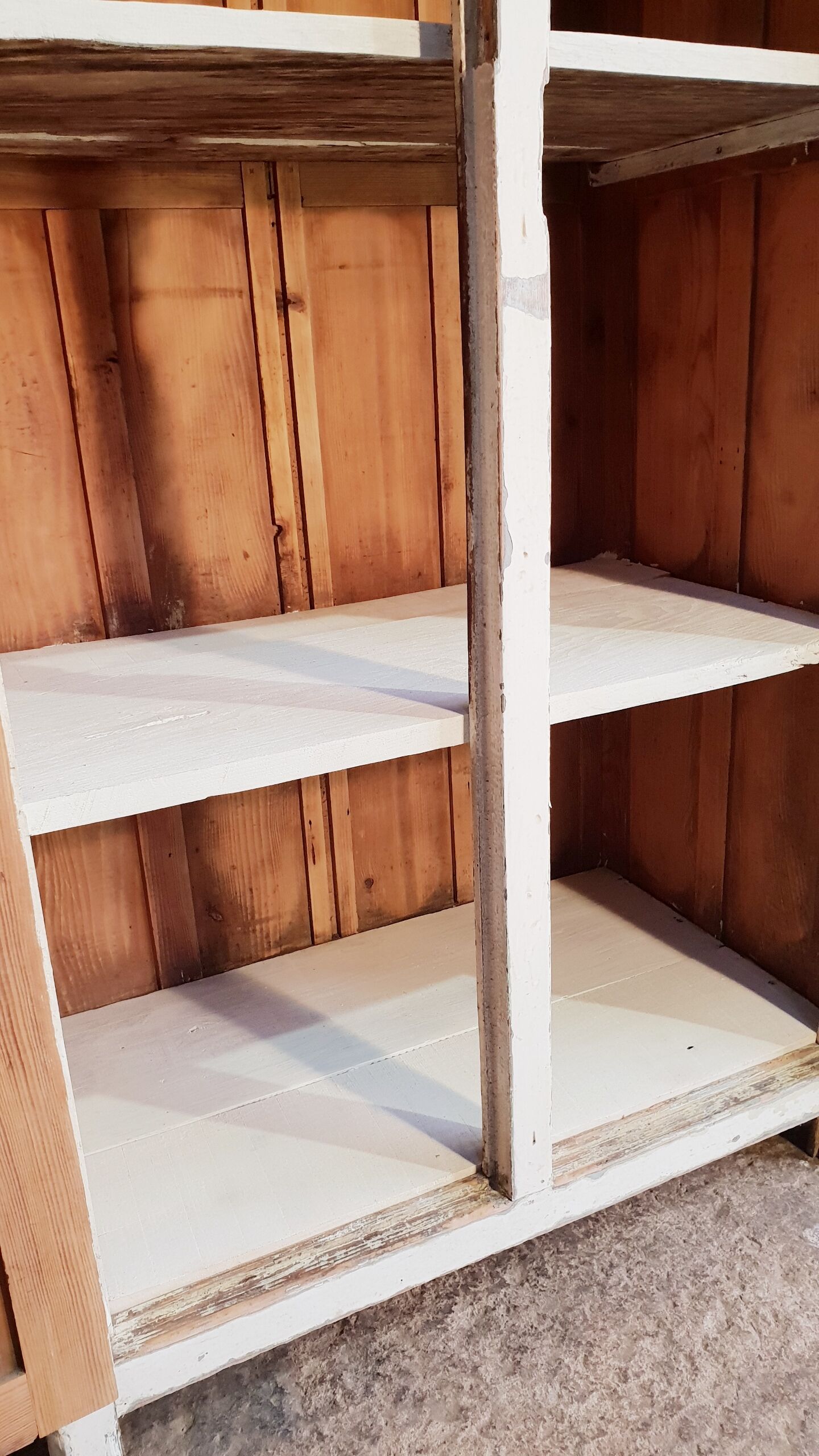 Armoire vintage