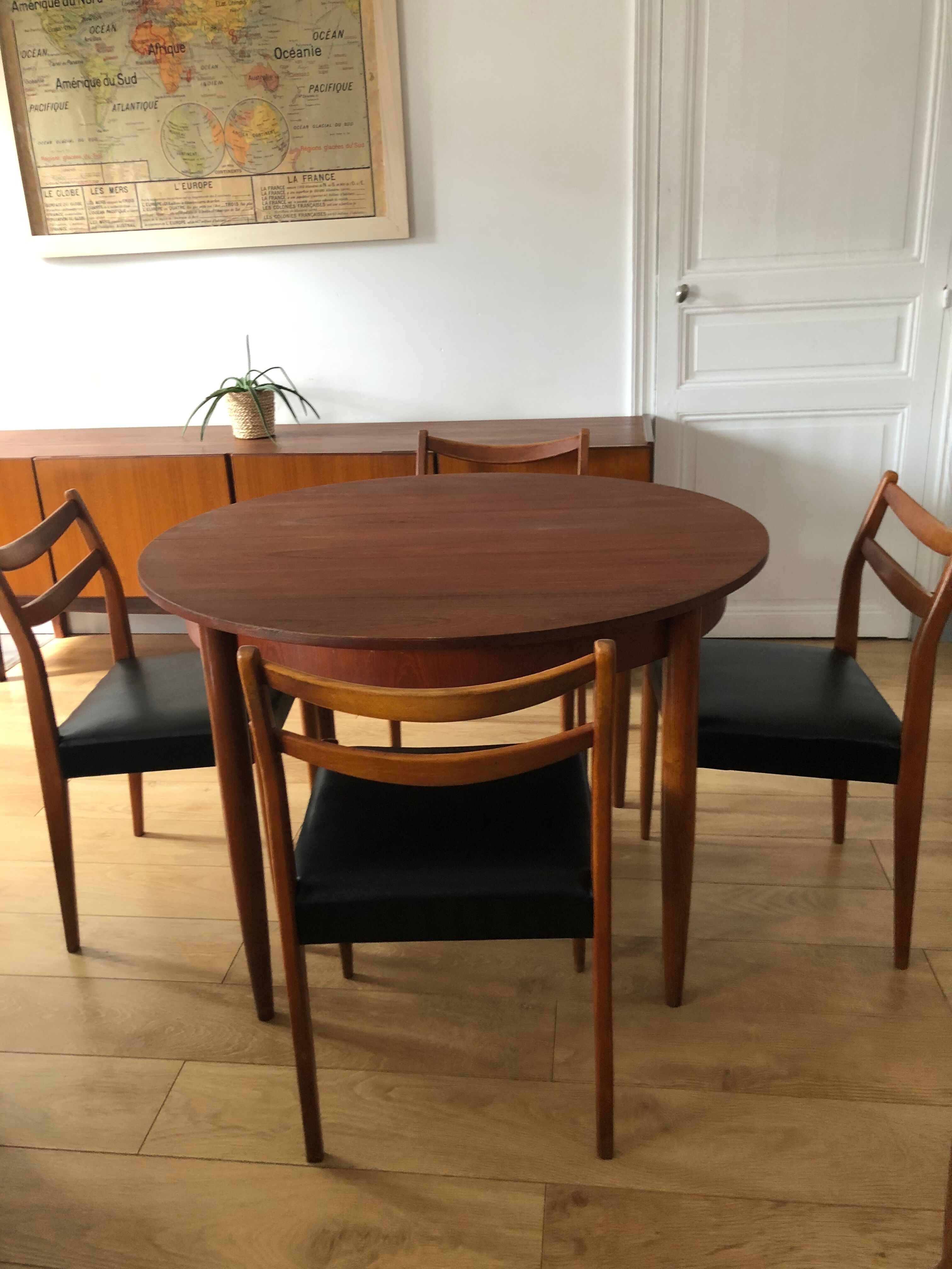 Series 4 vintage chairs Scandinavian style