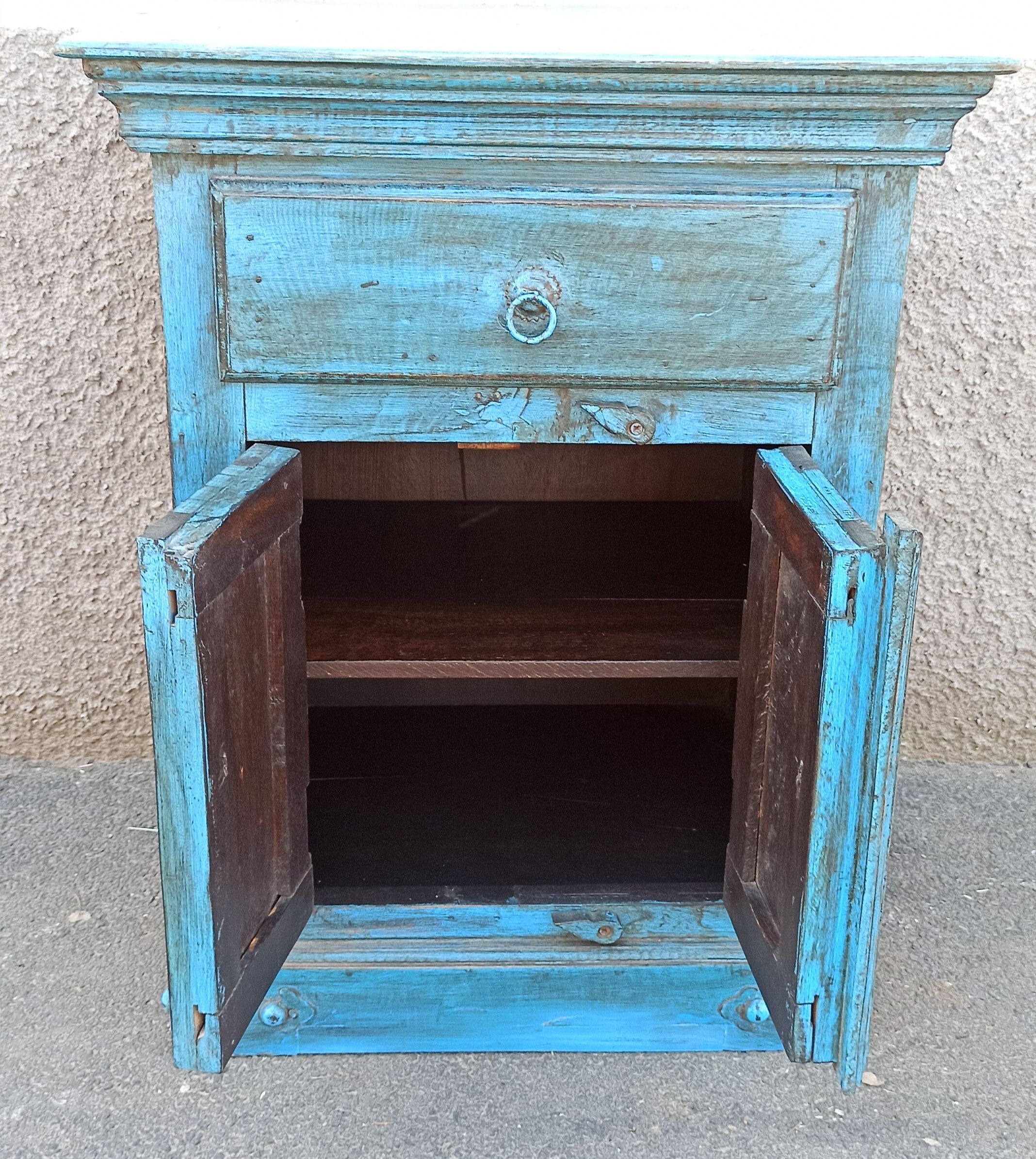 Meuble d'appoint en bois ancien bleu