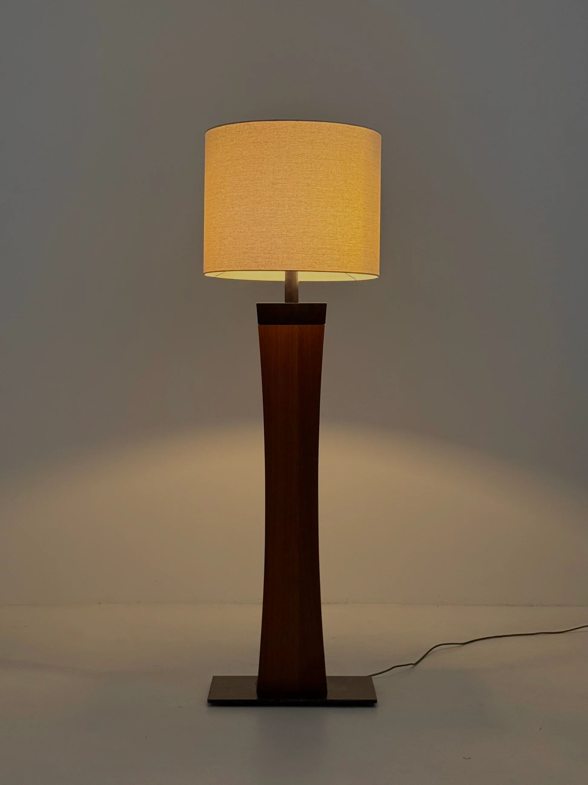 Lampe de sol en teck des années 50 italienne